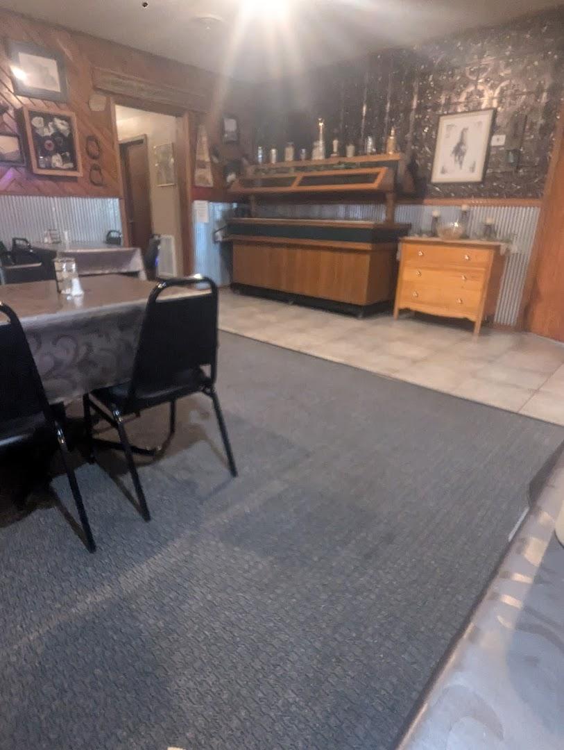Two Spurs Steakhouse & Lounge